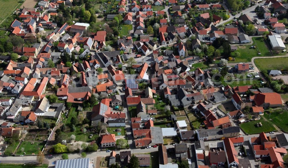 Monzernheim from the bird's eye view: Townscape of Monzernheim is a municipality in the district Alzey-Worms in Rhineland-Palatinate