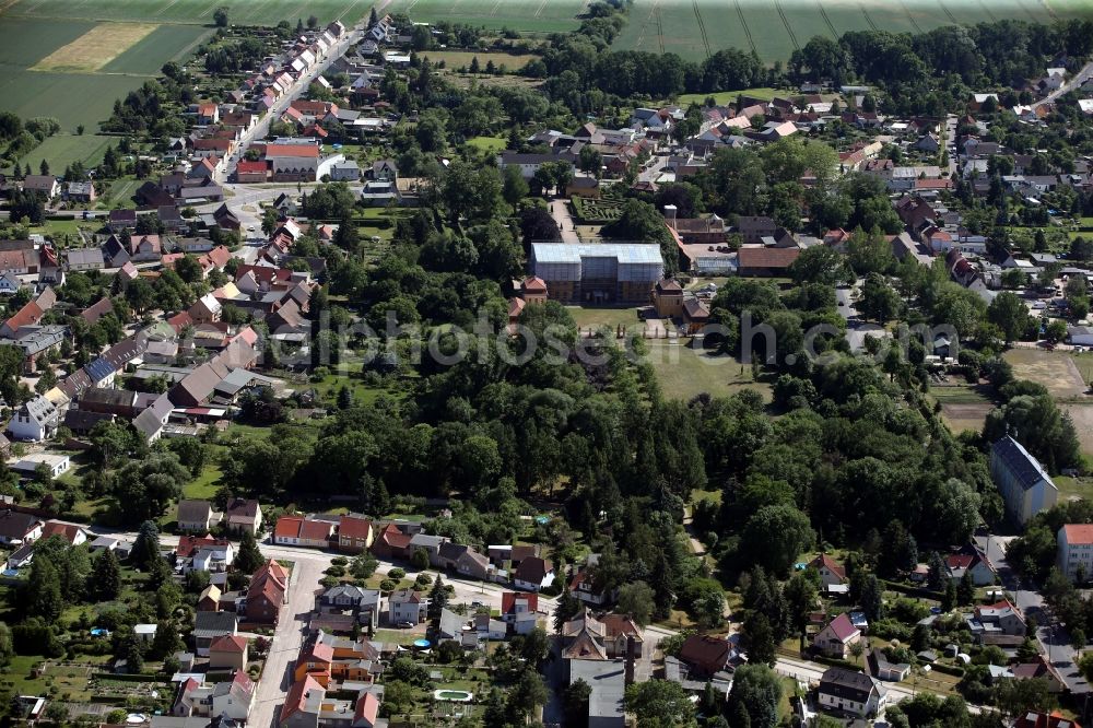 Mosigkau from above - Town View of the streets and houses of the residential areas in Mosigkau in the state Saxony-Anhalt, Germany