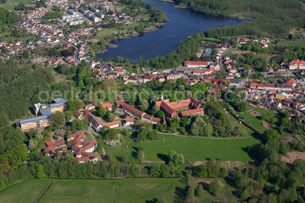 Netzen from the bird's eye view: Town View of the streets and houses of the residential areas in Netzen in the state Brandenburg, Germany