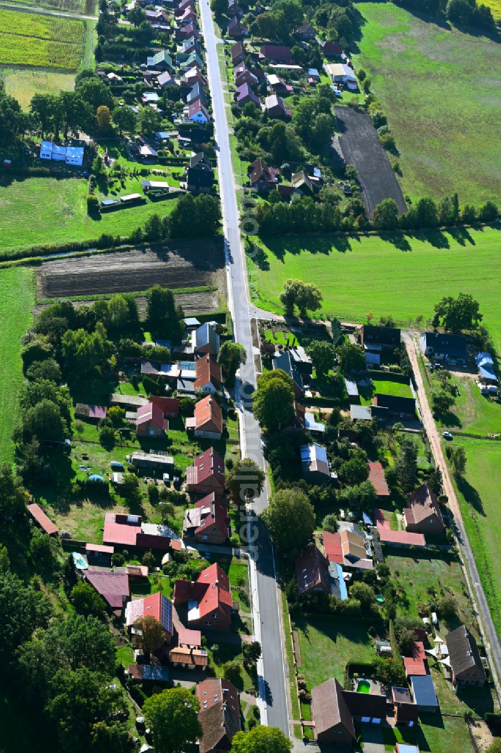 Aerial photograph Neu Lüblow - Town View of the streets and houses of the residential areas in Neu Lueblow in the state Mecklenburg - Western Pomerania, Germany