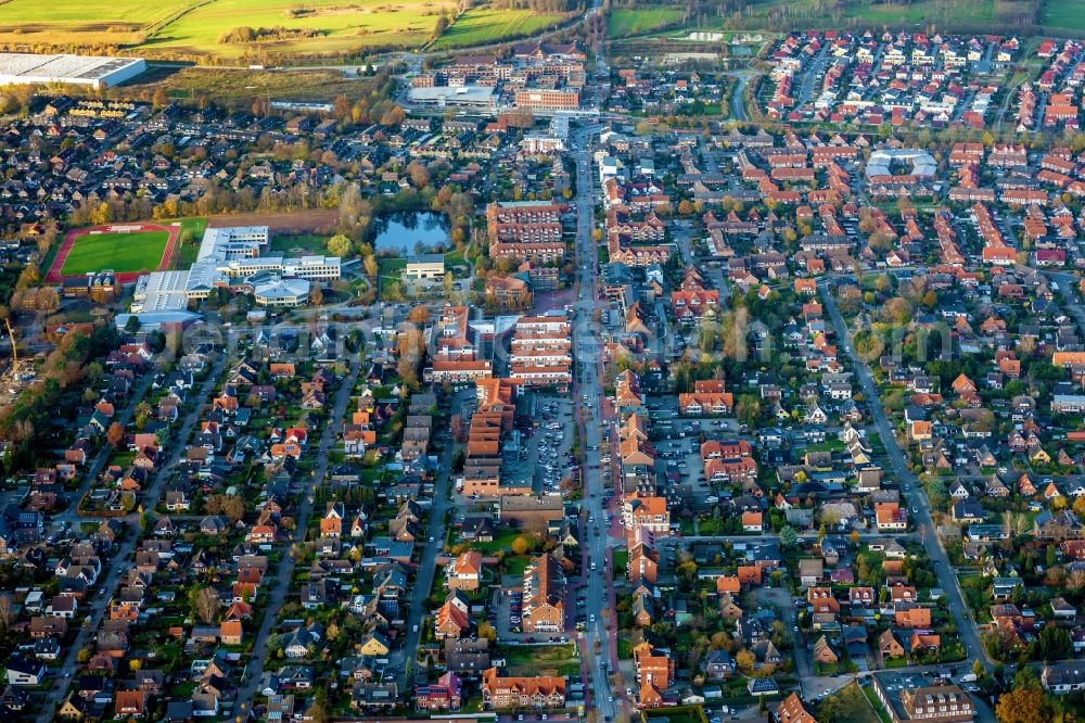 Neu Wulmstorf from above - Town View of the streets and houses of the residential areas in Neu Wulmstorf in the state Lower Saxony, Germany