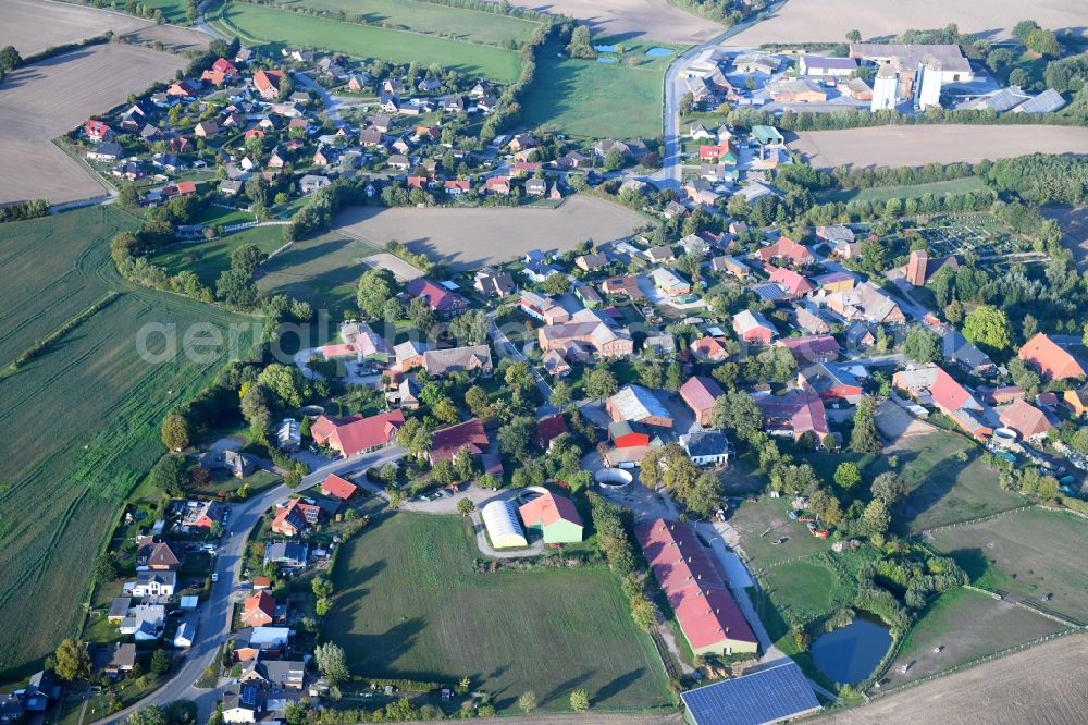 Aerial image Neuengörs - Town View of the streets and houses of the residential areas in Neuengoers in the state Schleswig-Holstein, Germany