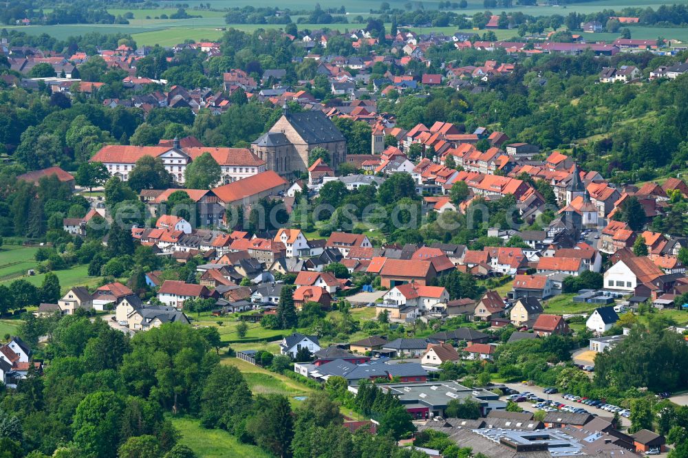 Neuhof from the bird's eye view: Town View of the streets and houses of the residential areas in Neuhof in the state Lower Saxony, Germany