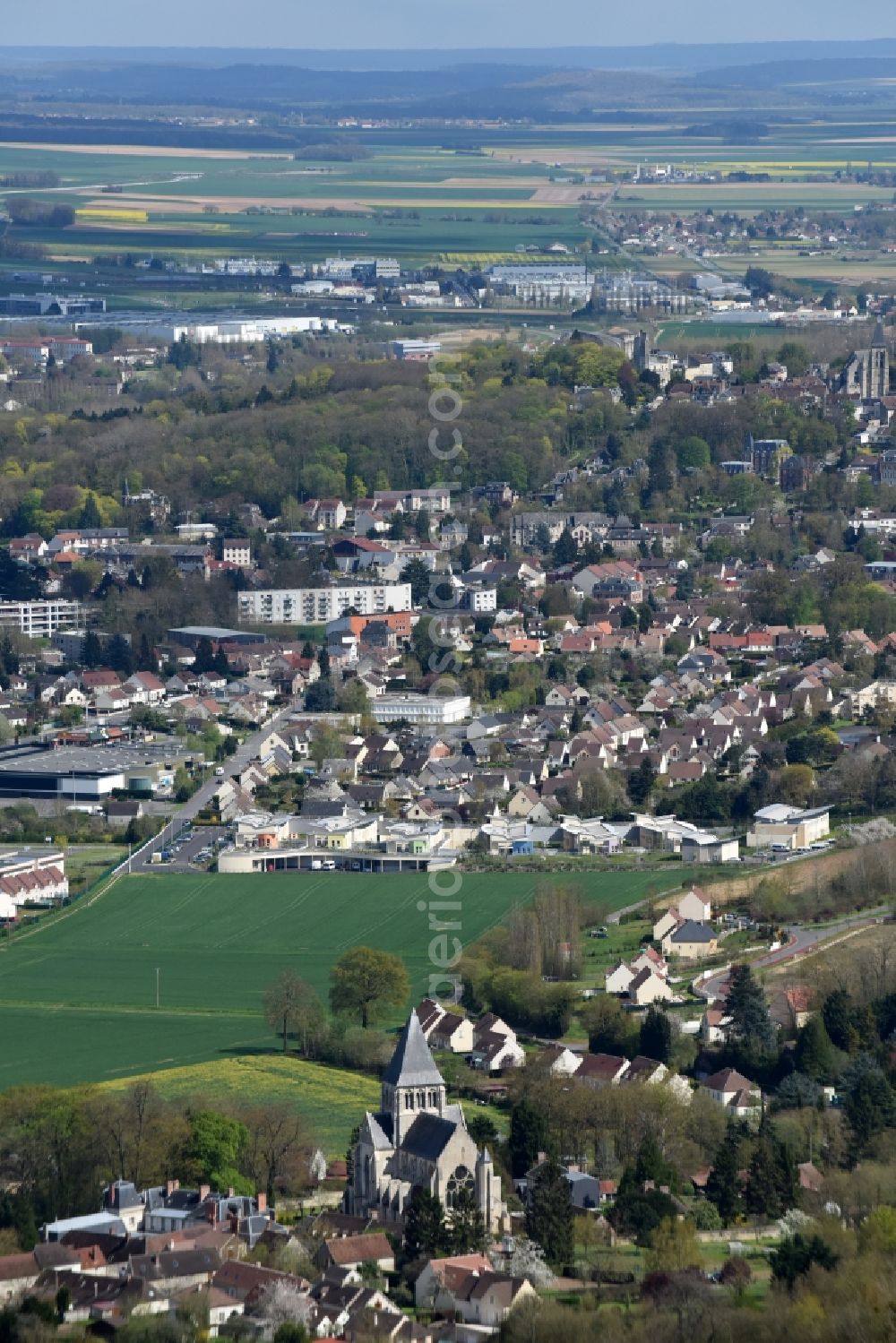 Aerial photograph La Neuville-en-Hez - Town View of the streets and houses of the residential areas in La Neuville-en-Hez in Nord-Pas-de-Calais Picardy, France