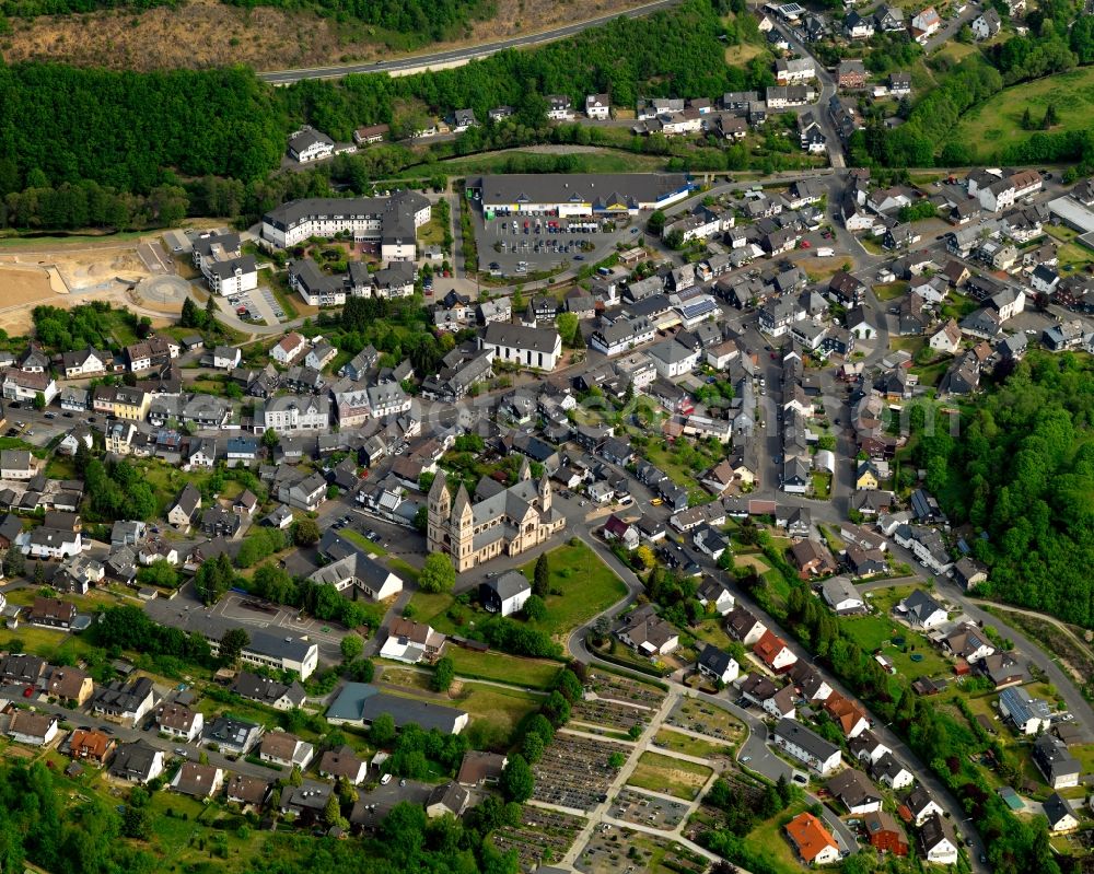 Niederfischbach from the bird's eye view: View of the borough of Niederfischbach in the state of Rhineland-Palatinate. The borough is located in the West of the Giebel Forest and is characterised by agriculture and wooded hills. The creeks Asdorf and Fischbach take their courses through the borough