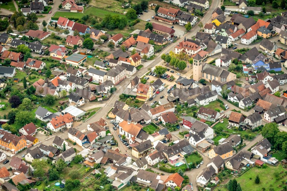 Niederhausen from the bird's eye view: Town View of the streets and houses of the residential areas in Niederhausen in the state Baden-Wurttemberg, Germany