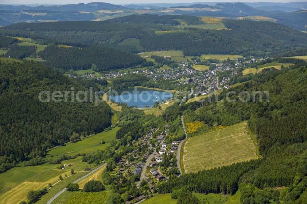 Aerial photograph Niedersfeld - Town View of the streets and houses of the residential areas in Niedersfeld in the state North Rhine-Westphalia