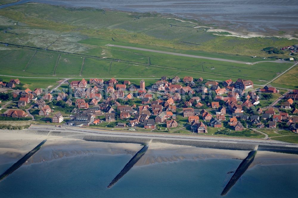 Baltrum from above - Town View of the streets and houses of the residential areas in Ostdorf and Westdorf on the North Sea island Baltrum in the state Lower Saxony