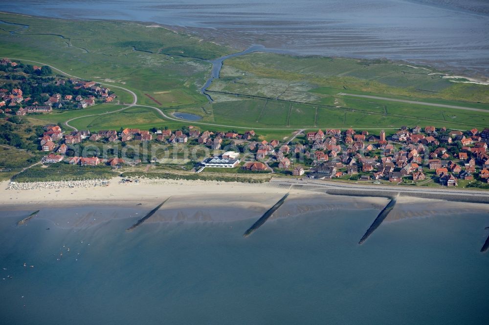 Baltrum from the bird's eye view: Town View of the streets and houses of the residential areas in Ostdorf and Westdorf on the North Sea island Baltrum in the state Lower Saxony