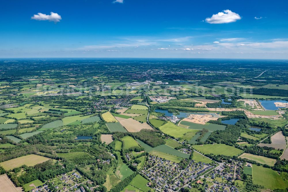 Aerial photograph Nützen - Town View of the streets and houses of the residential areas in Nuetzen in the state Schleswig-Holstein, Germany