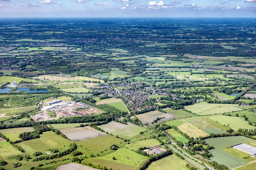 Aerial photograph Nützen - Town View of the streets and houses of the residential areas in Nuetzen in the state Schleswig-Holstein, Germany