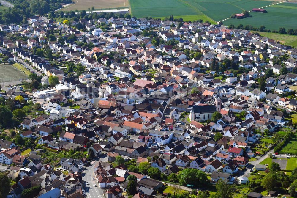 Aerial image Ober-Wöllstadt - Town View of the streets and houses of the residential areas in Ober-Woellstadt in the state Hesse, Germany