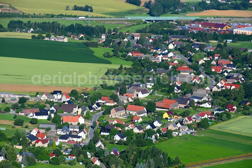 Obergräfenhain from the bird's eye view: Town View of the streets and houses of the residential areas in Obergraefenhain in the state Saxony, Germany