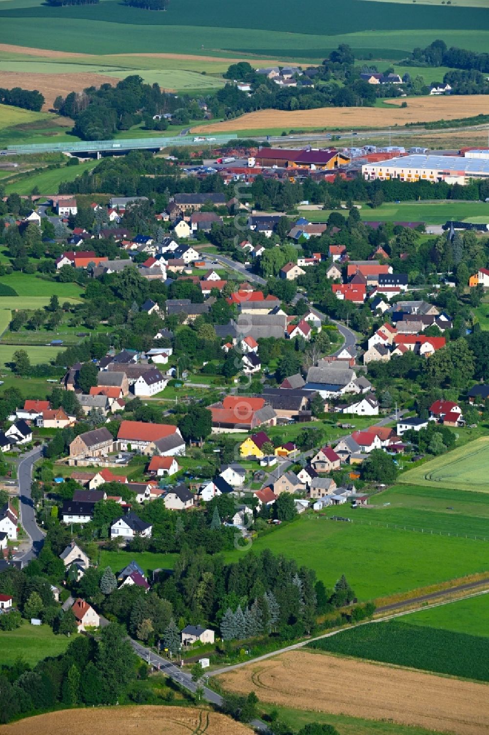 Aerial image Obergräfenhain - Town View of the streets and houses of the residential areas in Obergraefenhain in the state Saxony, Germany