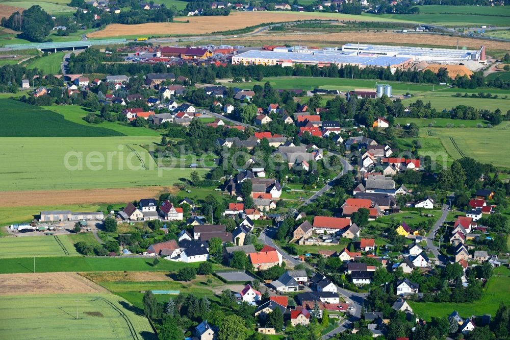 Obergräfenhain from the bird's eye view: Town View of the streets and houses of the residential areas in Obergraefenhain in the state Saxony, Germany