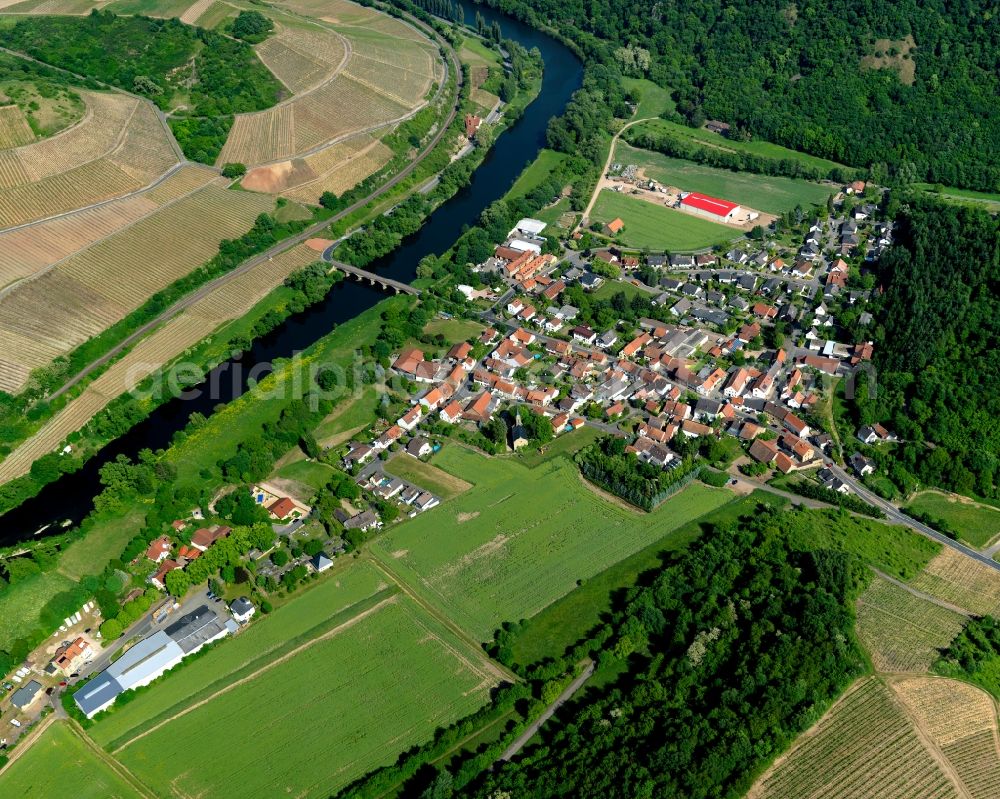 Oberhausen an der Nahe from the bird's eye view: View of Oberhausen on Nahe in the state of Rhineland-Palatinate. Oberhausen is a borough and municipiality in the county district of Bad Kreuznach. It is an important wine-growing village and located on the river Nahe on the foot of Lemberg Mountain