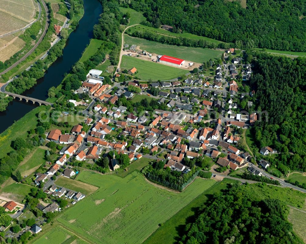 Aerial image Oberhausen an der Nahe - View of Oberhausen on Nahe in the state of Rhineland-Palatinate. Oberhausen is a borough and municipiality in the county district of Bad Kreuznach. It is an important wine-growing village and located on the river Nahe on the foot of Lemberg Mountain