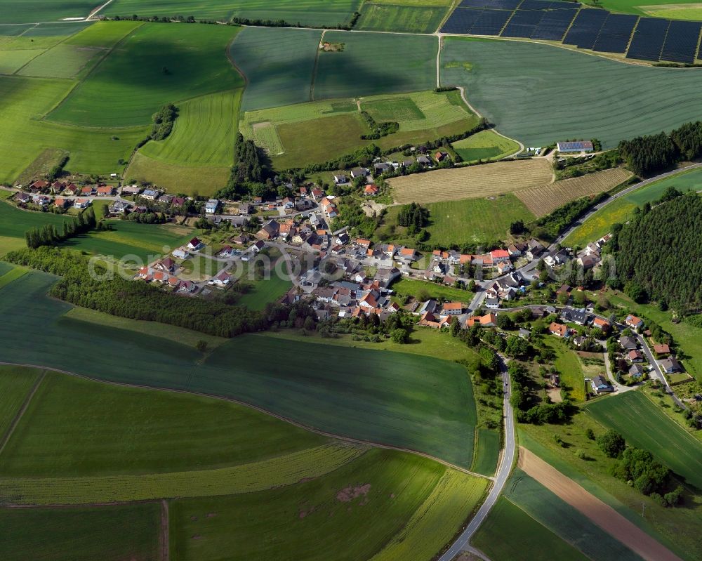 Aerial image Oberstreit - View of Oberstreit in the state of Rhineland-Palatinate. Oberstreit is a borough and municipiality in the county district of Bad Kreuznach. It is an important wine-growing village and surrounded by agricultural land and hills