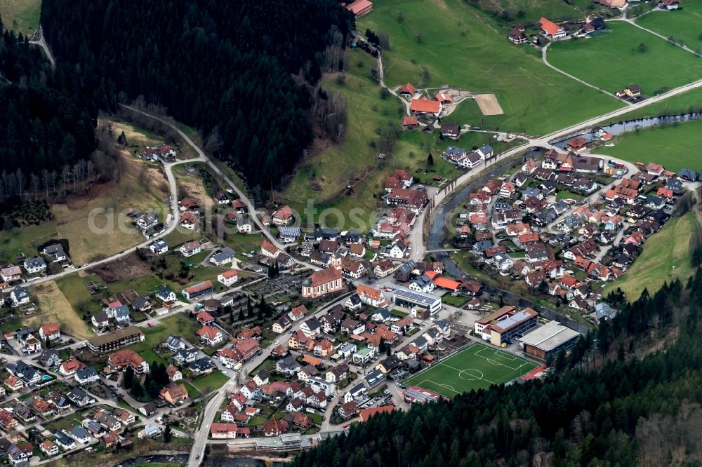 Oberwolfach from the bird's eye view: Town View of the streets and houses of the residential areas in Oberwolfach in the state Baden-Wuerttemberg, Germany