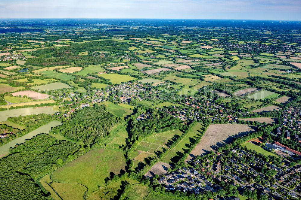 Aerial image Oersdorf - Town View of the streets and houses of the residential areas in Oersdorf in the state Schleswig-Holstein, Germany