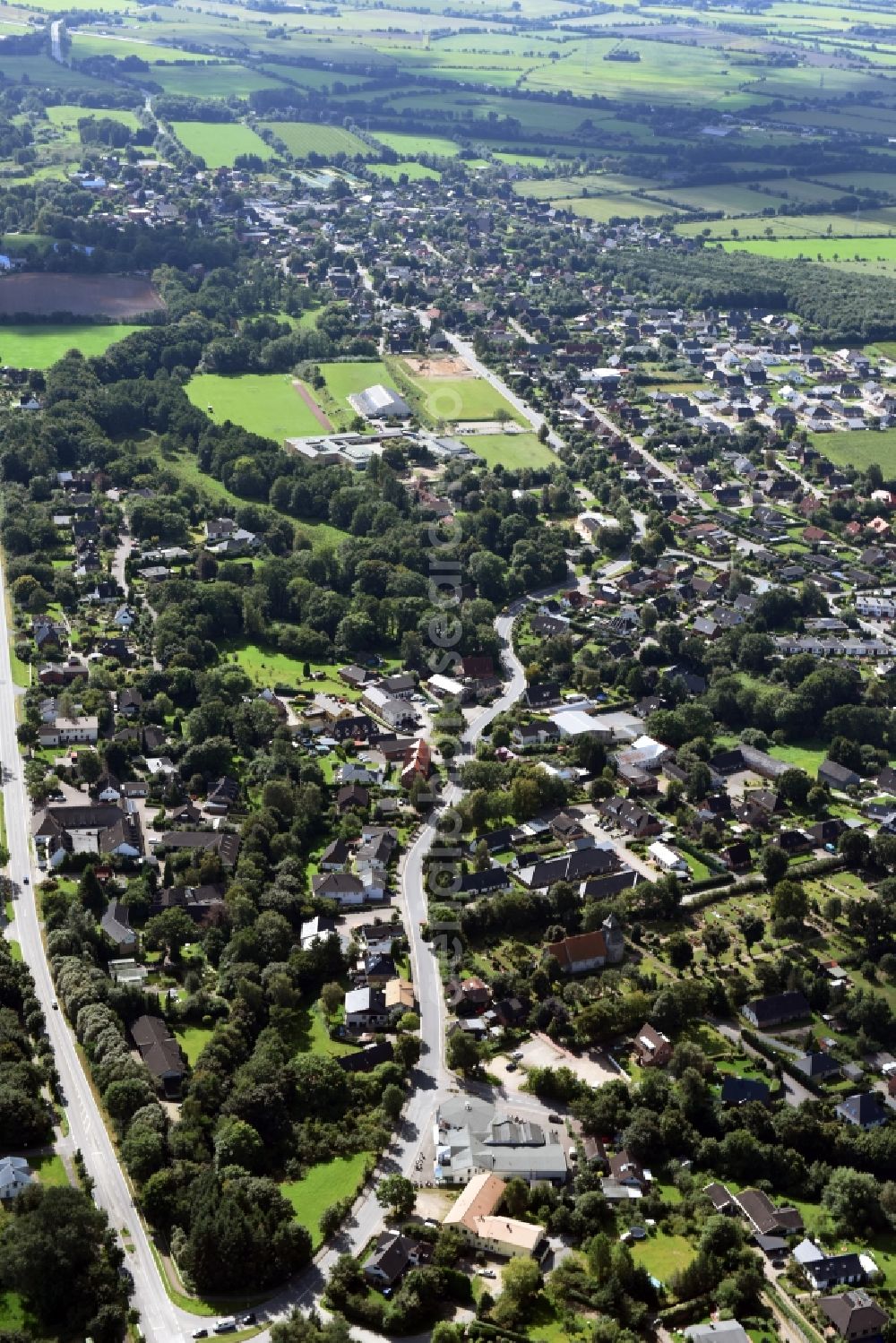 Aerial photograph Oeversee - Town View of the streets and houses of the residential areas in Oeversee in the state Schleswig-Holstein