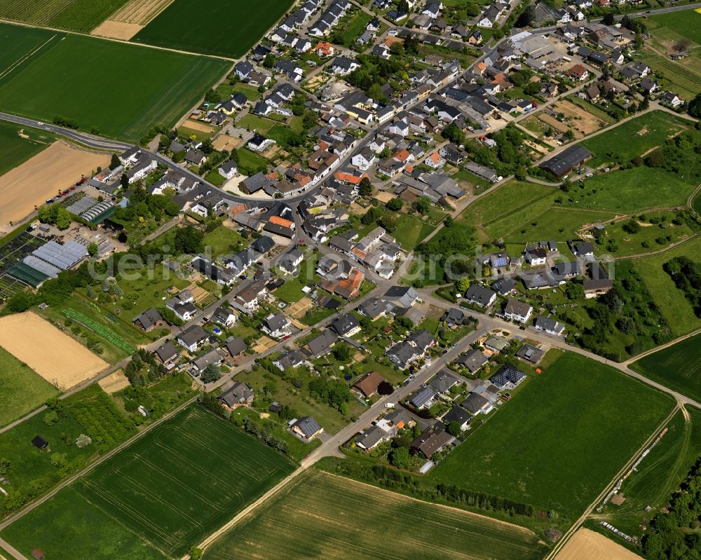 Aerial image Grafschaft - View of the locality of Boelingen in Ringen in the borough of Grafschaft in the state of Rhineland-Palatinate. Boelingen is a seperate village in Ringen and located in the West of it. It consists of residential houses and acres and agricultural land