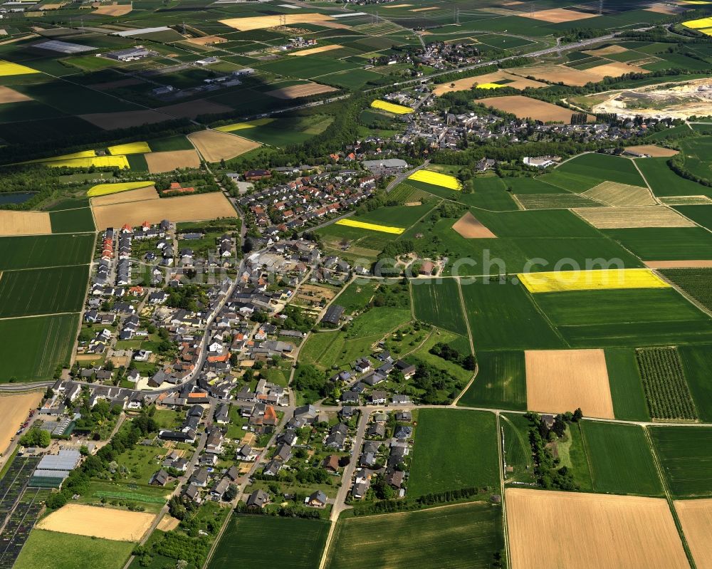 Aerial photograph Grafschaft - View of the locality of Boelingen in Ringen in the borough of Grafschaft in the state of Rhineland-Palatinate. Boelingen is a seperate village in Ringen and located in the West of it. It consists of residential houses and acres and agricultural land