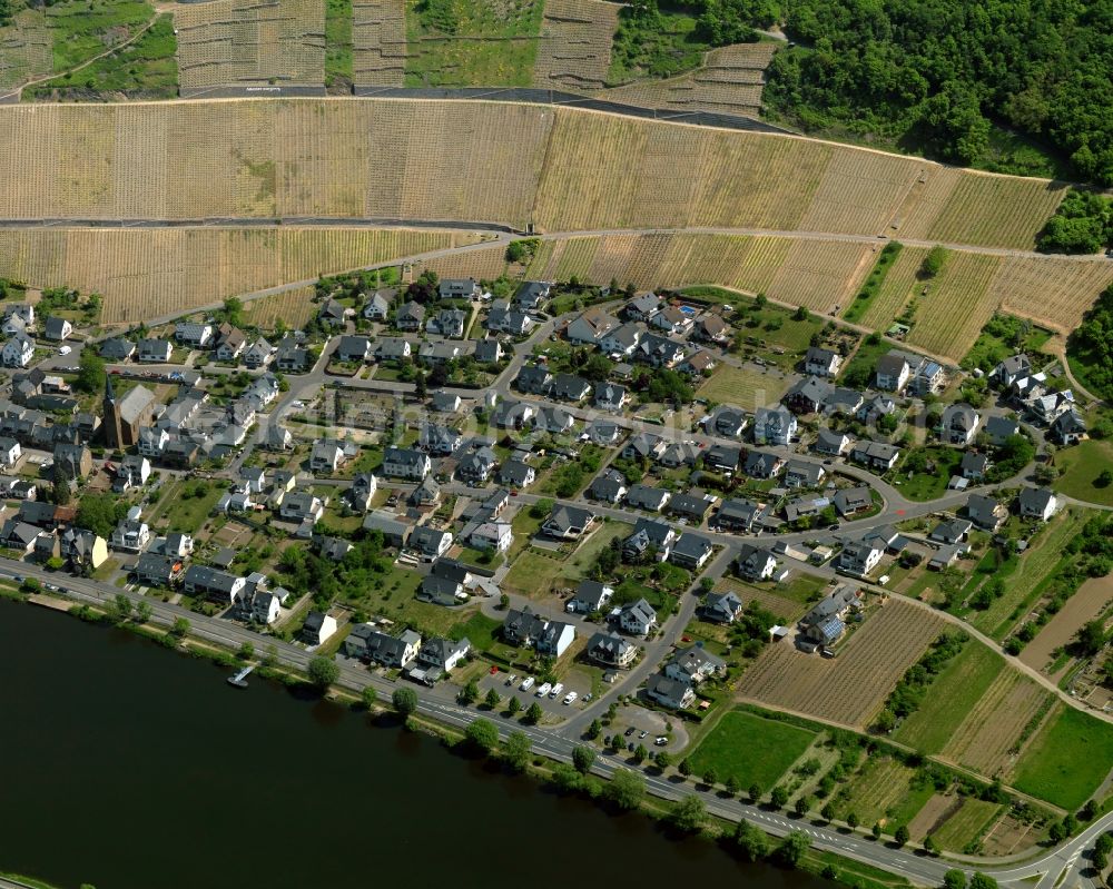 Alken from above - View of Alken in the state of Rhineland-Palatinate. The borough and municipiality is located in the county district of Mayen-Koblenz on the right riverbank of the river Moselle, surrounded by hills and vineyards. Alken is an official tourist resort in the Terrassenmosel region