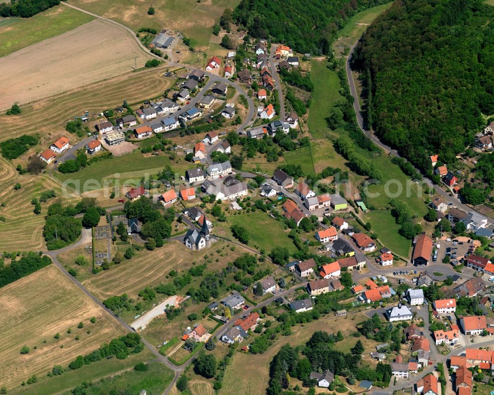 Aerial image Berglangenbach - View of Berglangenbach in the state of Rhineland-Palatinate. Berglangenbach is a borough and municipiality in the county district of Birkenfeld, in the region of the Westrich. The village is surrounded by hills, fields and vineyards and consists of several hamlets and residential areas