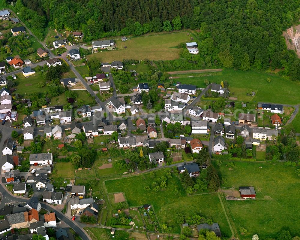 Aerial photograph Girkenroth - View of Girkenroth in the state of Rhineland-Palatinate. The borough and municipiality is located in the county district of Westerwaldkreis on the edge of the Watzenhahn forest. Hundsdorf is surrounded by agricultural land, hills and meadows