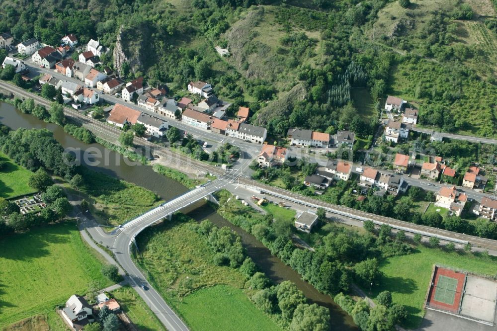 Martinstein from above - View of the borough of Martinstein in the state Rhineland-Palatinate. The borough and municipiality is a village in the county district of Bad Kreuznach, and an official tourist resort and the smallest borough in Germany. The federal highway 41 takes its course through the village along the river Nahe