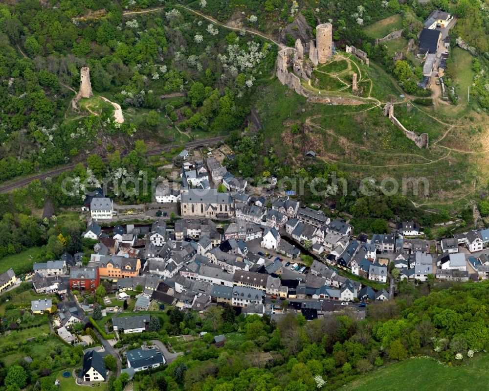 Aerial image Monreal - View of Monreal in the state of Rhineland-Palatinate. The borough and municipiality is an official tourist resort and located in the county district of Mayen-Koblenz in the valley of the river Elz. The remains of the castles Loewenburg and Philippsburg are located on a hill above the town centre