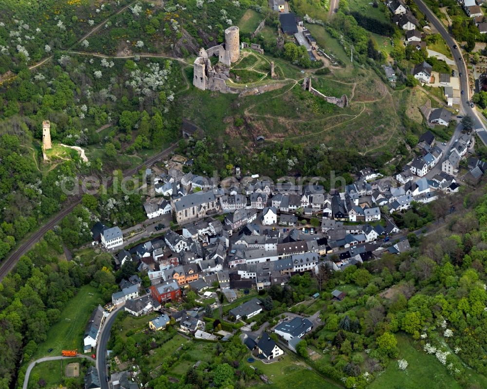 Aerial photograph Monreal - View of Monreal in the state of Rhineland-Palatinate. The borough and municipiality is an official tourist resort and located in the county district of Mayen-Koblenz in the valley of the river Elz. The remains of the castles Loewenburg and Philippsburg are located on a hill above the town centre