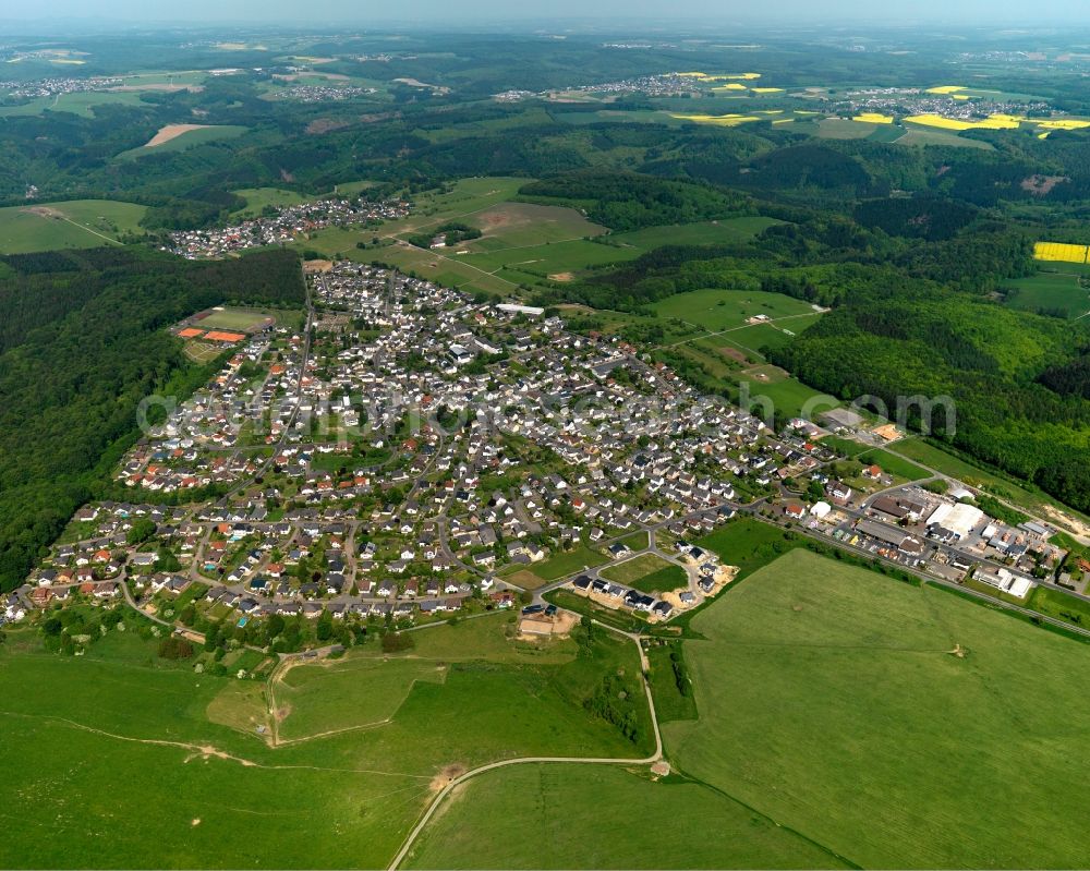 Aerial image Nauort - View of Nauort in the state of Rhineland-Palatinate. The borough and municipiality is located in the county district of Westerwaldkreis in the low mountain range of Westerwald - the so called Kannenbaeckerland. Nauort is surrounded by agricultural land and meadows