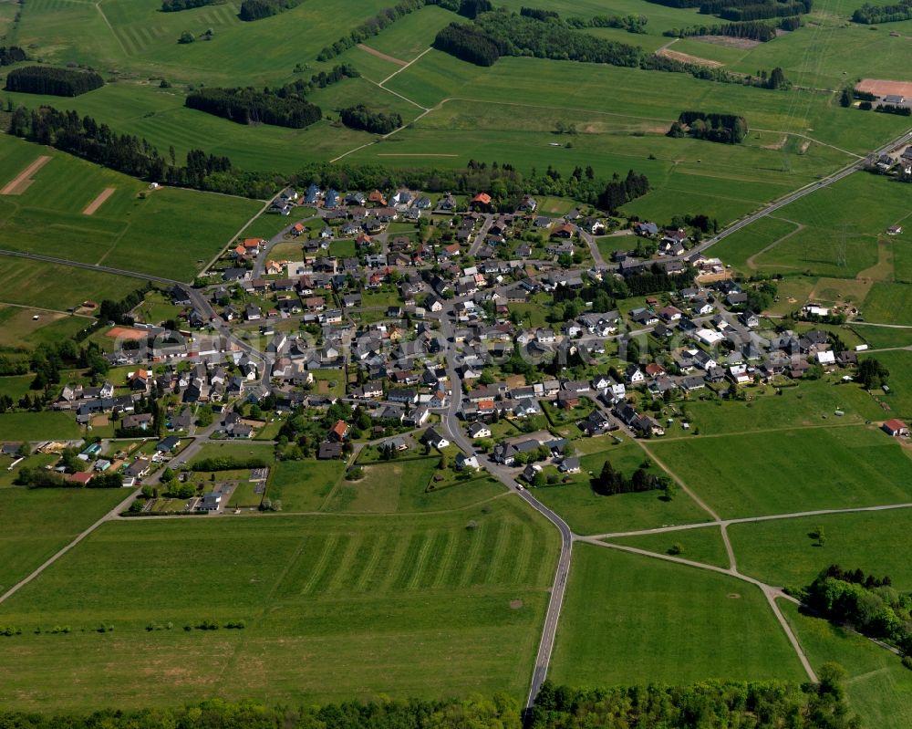 Aerial photograph Niederroßbach - View of the borough of Niederrossbach in the state of Rhineland-Palatinate. The borough is located in the county district and region of Westerwald. The residential village is surrounded by fields and meadows