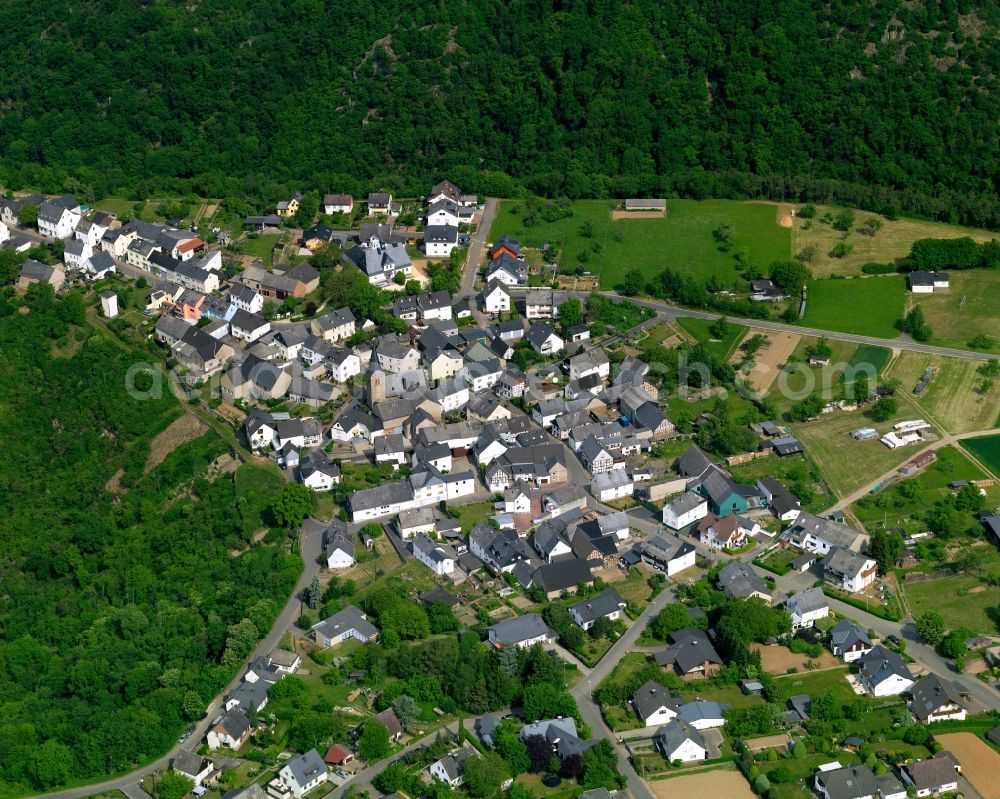 Aerial image Patersberg - View of the borough of Patersberg in the state of Rhineland-Palatinate. The borough and municipiality is located in the county district of Rhine-Lahn, in the Taunus mountain region. The official spa resort is located on a crest and hill between forest and fields and consists largely of residential areas