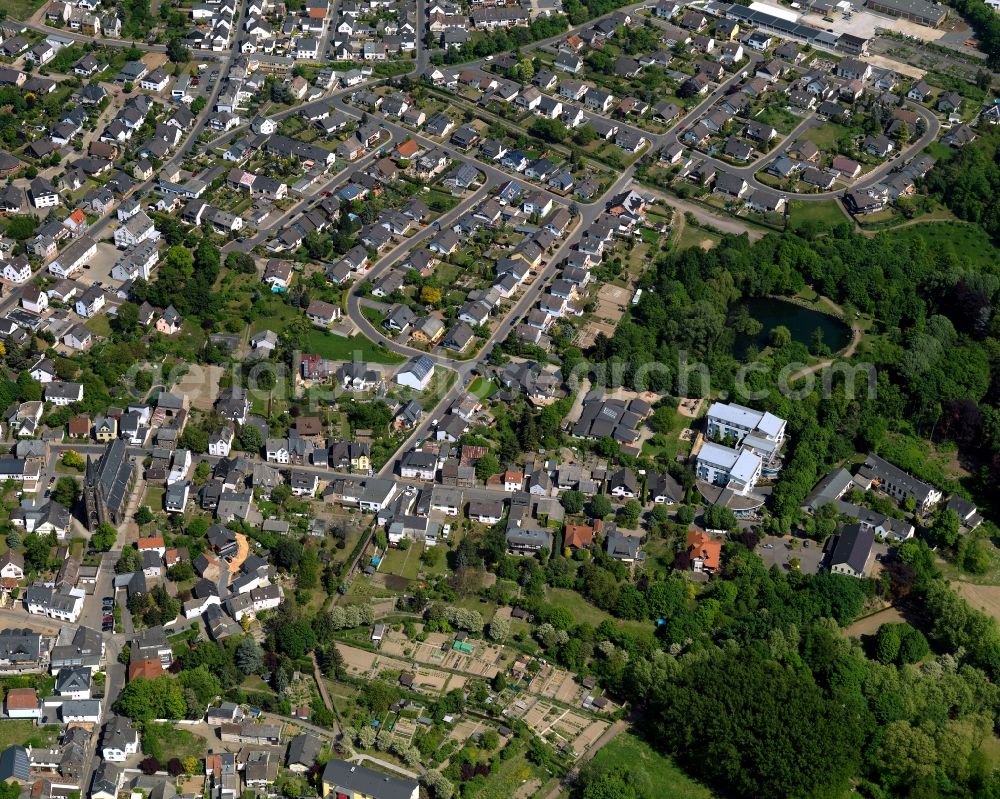 Aerial image Plaidt - View of Plaidt in the state of Rhineland-Palatinate. The borough and municipiality is located in the county district of Mayen-Koblenz in the North of the federal motorway A61 in the valley of the river Nette. The centre of the village consists of residential buildings and the Nette Park