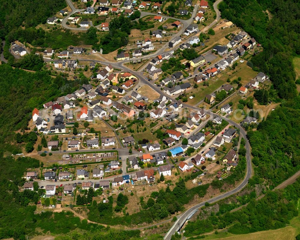 Aerial photograph Sonnenberg-Winnenberg - View of Sonnenberg-Winnenberg in the state of Rhineland-Palatinate. Sonnenberg-Winnenberg is a borough and municipiality in the county district of Birkenfeld. The village is surrounded by hills, fields and woods and consists of several hamlets and residential areas. It sits in the valley of the river Nahe