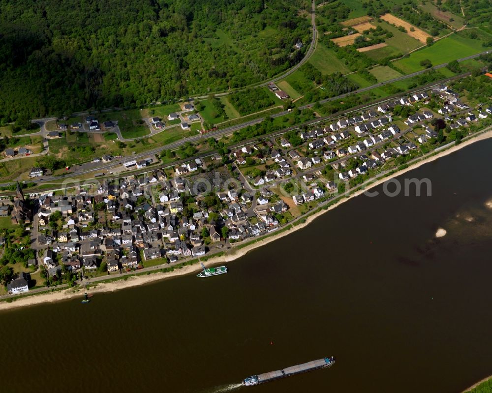 Aerial photograph Spay - View of Spay in the state of Rhineland-Palatinate. The borough and municipiality is an official tourist resort and is located in the county district of Mayen-Koblenz on the left riverbank of the river Rhine, surrounded by hills, forest and fields