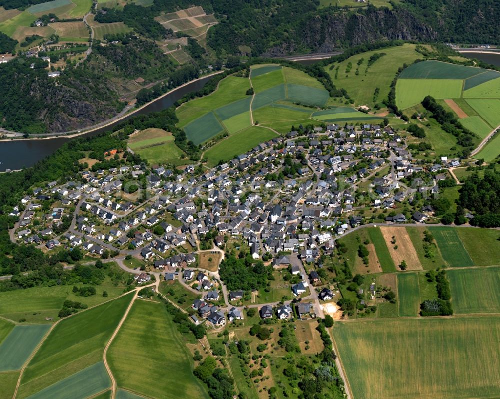 Aerial photograph Urbar - View of the borough of Urbar in the state Rhineland-Palatinate. Urbar is a village in the county district of Rhine-Hunsrueck. It is located near the river Rhine, surrounded by fields and forest