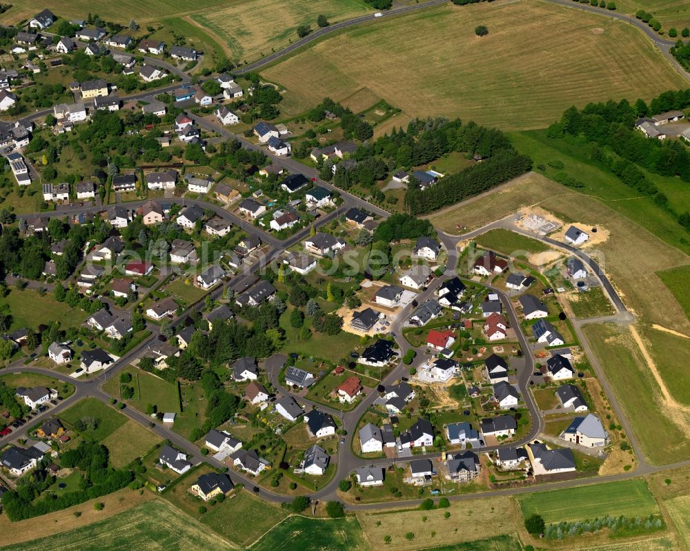 Aerial image Veitsrodt - View of Veitsrodt in the state of Rhineland-Palatinate. The borough and municipiality is an official tourist resort and located in the county district of Birkenfeld, protected landscape of Hochwald-Idarwald. It is surrounded by agricultural land, meadows and forest and consists of several hamlets and residential areas