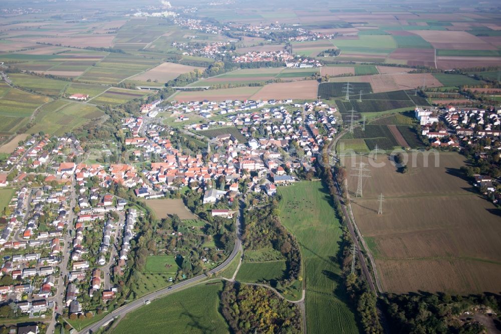 Grünstadt from above - Town View of the streets and houses of the residential areas in the district Asselheim in Gruenstadt in the state Rhineland-Palatinate