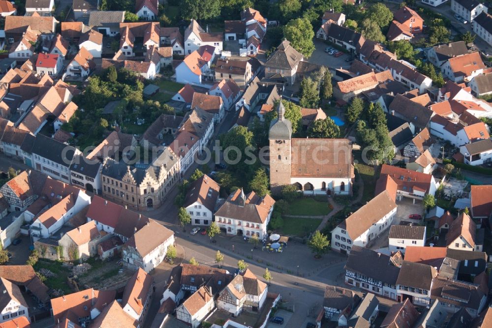 Aerial photograph Billigheim-Ingenheim - Town View of the streets and houses of the residential areas in the district Billigheim in Billigheim-Ingenheim in the state Rhineland-Palatinate