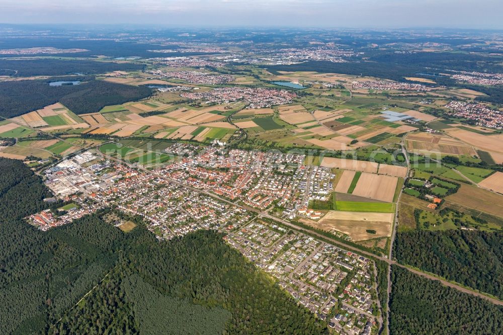 Aerial image Friedrichstal - Town View of the streets and houses of the residential areas in the district Friedrichstal in Stutensee in the state Baden-Wuerttemberg