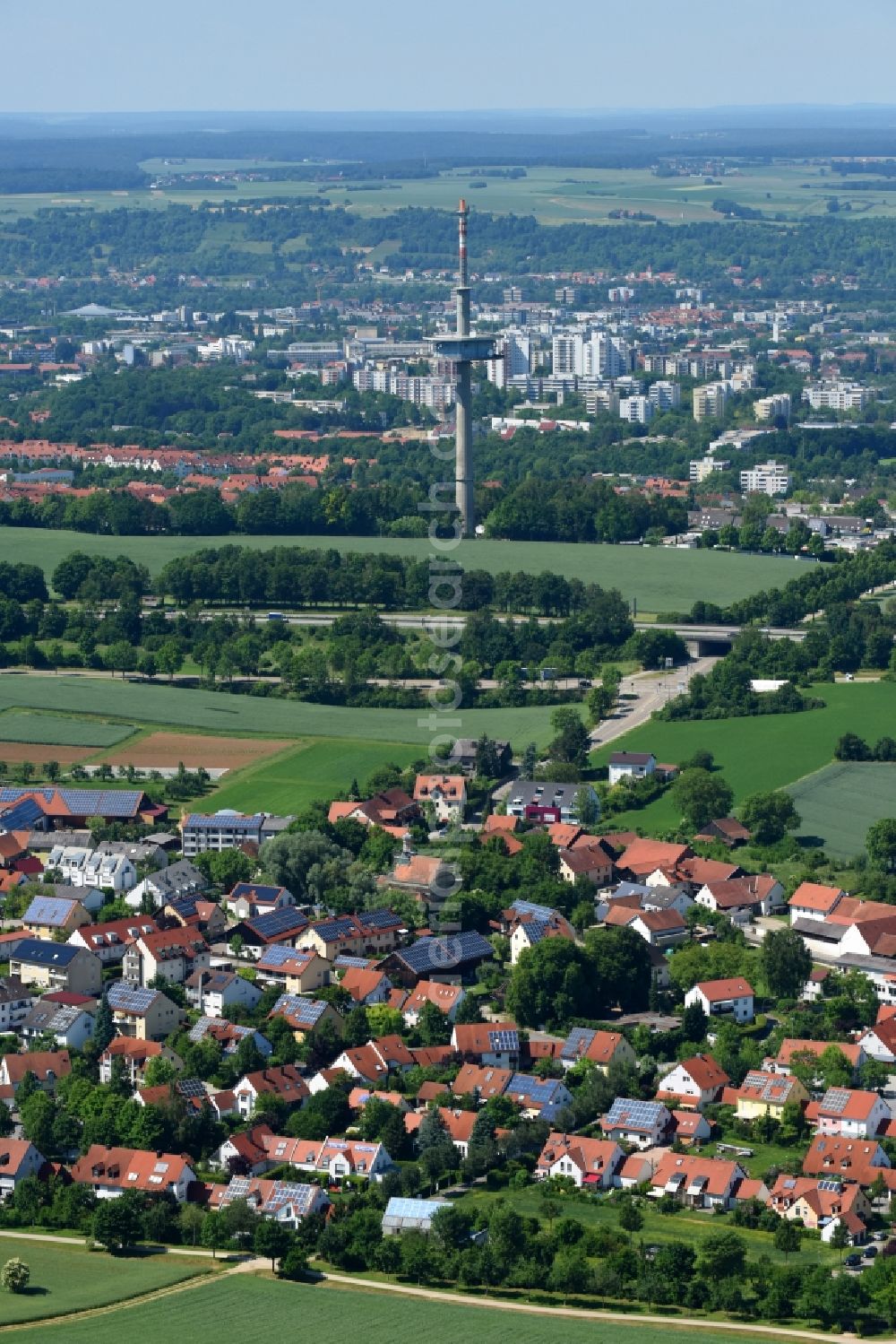 Regensburg from the bird's eye view: Town View of the streets and houses of the residential areas in the district Grass in Regensburg in the state Bavaria, Germany