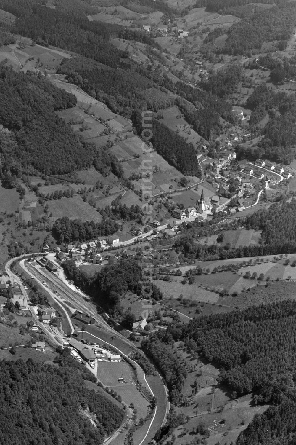 Bad Peterstal-Griesbach from above - Location view of the streets and houses of residential areas in the valley landscape surrounded by mountains in the district Griesbach in the Black Forest in Bad Peterstal-Griesbach in the state Baden-Wuerttemberg, Germany