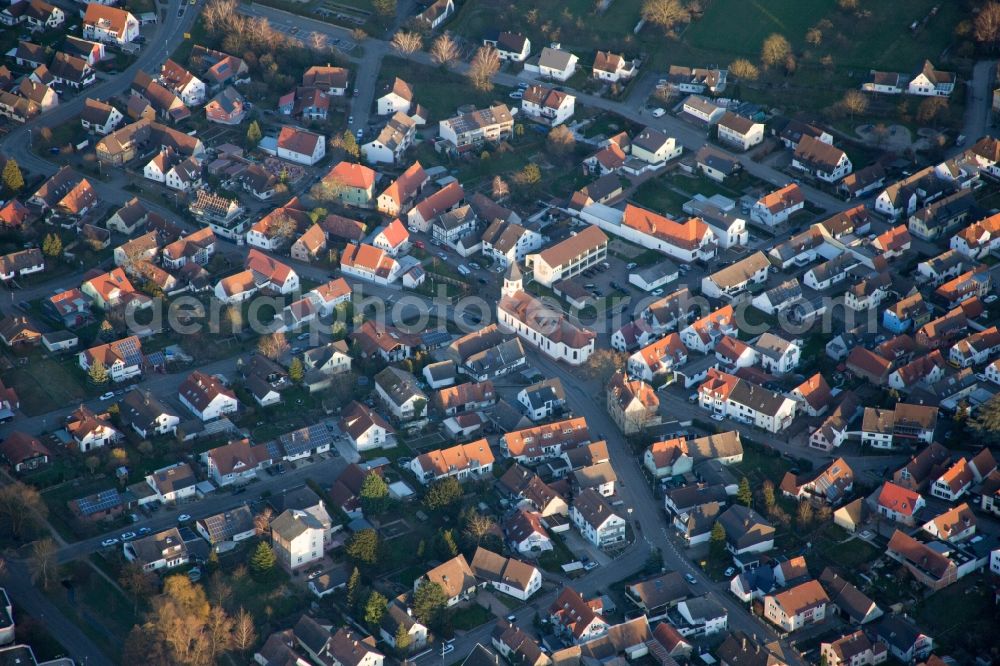 Aerial photograph Elchesheim-Illingen - Town View of the streets and houses of the residential areas in the district Illingen in Elchesheim-Illingen in the state Baden-Wuerttemberg