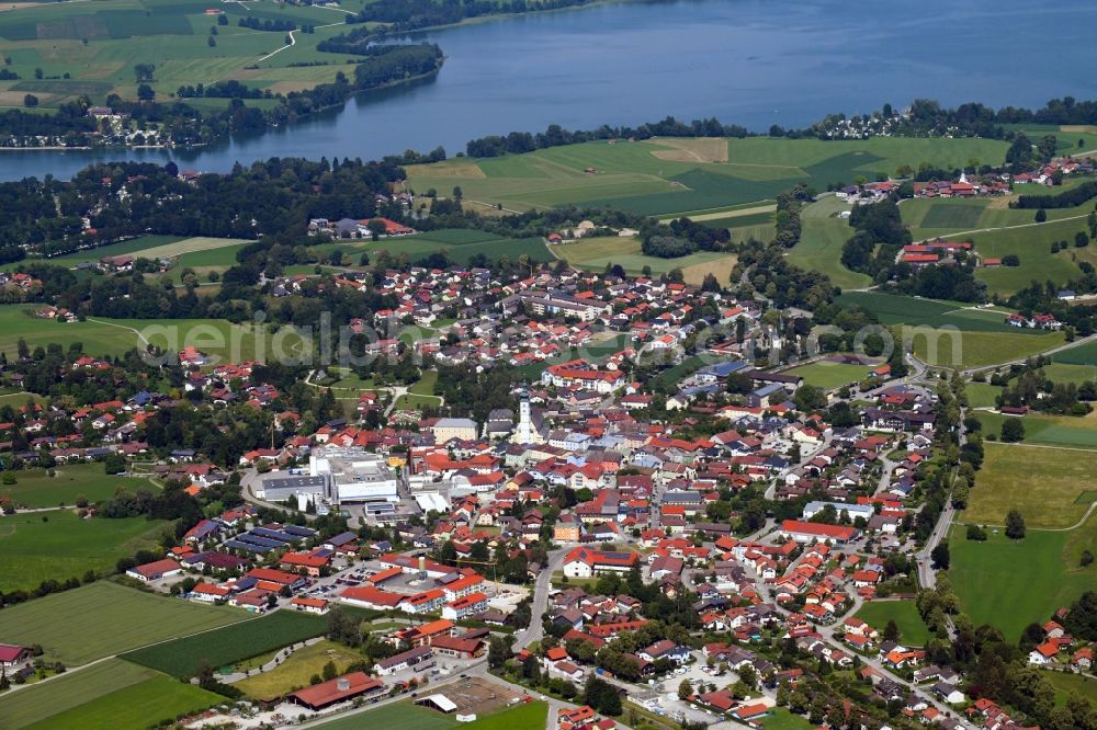 Aerial photograph Waging am See - Town View of the streets and houses of the residential areas in the district Kammering in Waging am See in the state Bavaria, Germany