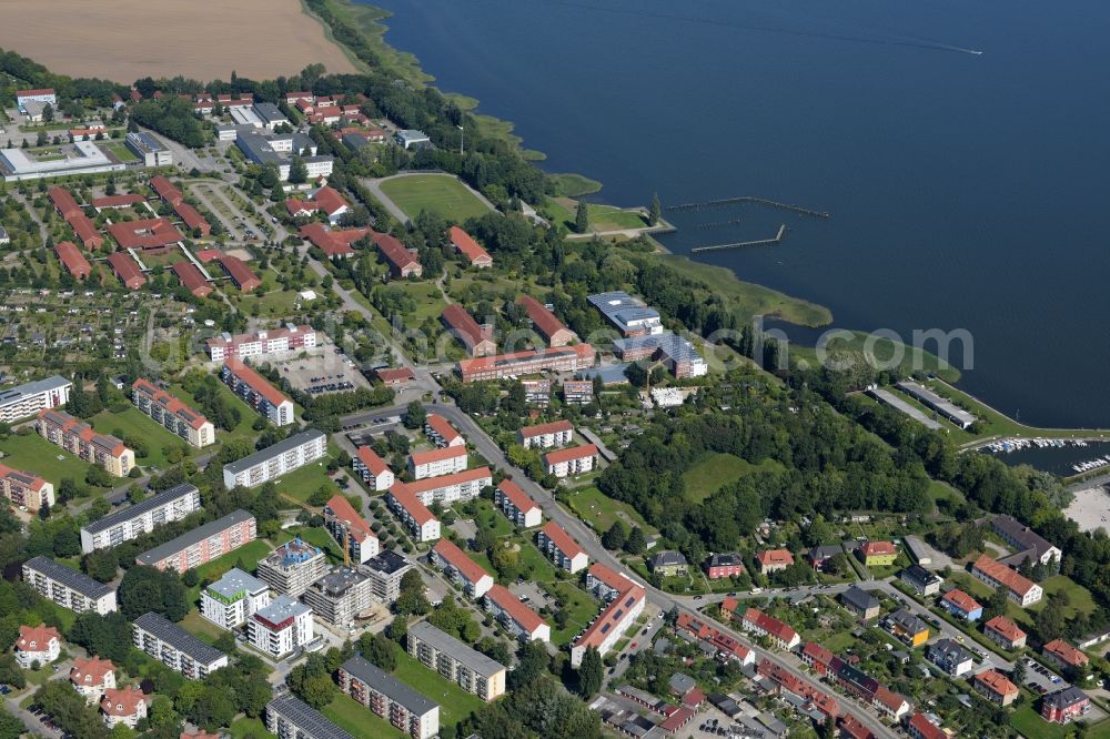 Aerial image Stralsund - Town View of the streets and houses of the residential areas in the district Klein Kedingshagen in Stralsund in the state Mecklenburg - Western Pomerania