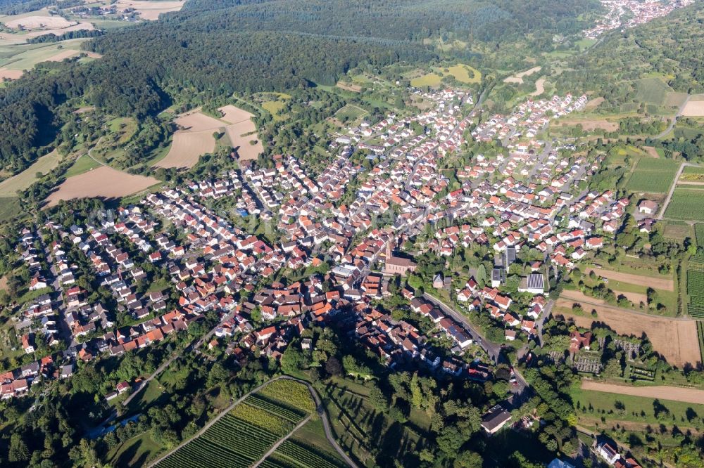 Bruchsal from the bird's eye view: Town View of the streets and houses of the residential areas in the district Obergrombach in Bruchsal in the state Baden-Wuerttemberg, Germany